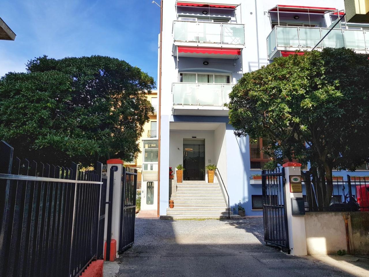 Residence Argentina R.T.A. Spotorno Eksteriør billede